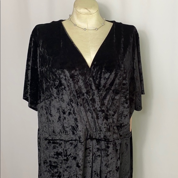 🌻 3/25 🌻 Plus Size EVRI Black Velvet Wrap Dress - Picture 3 of 13